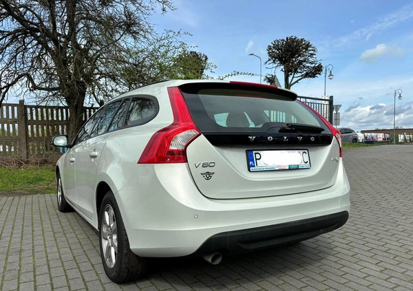 Volvo V60 cena 32990 przebieg: 202000, rok produkcji 2011 z Czarnków małe 56
